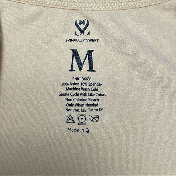 Skinfully Sweet Beige Fitted Stretchy Tank Top Size Medium - Picture 5 of 7